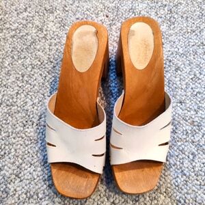 Vintage women white leather & silver stud open toe high chunk heel slide sandal